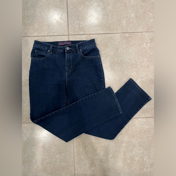 Gloria Vanderbilt Amanda Jeans Size 6. Excellent condition. - Picture 3 of 9